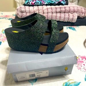 Volatile Mandrona Sandals